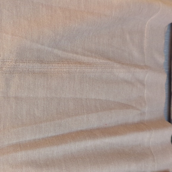 Banana Republic New Merino Wool V-Neck Sweater Size Small - Picture 4 of 11